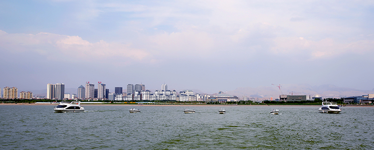 大漠湖城